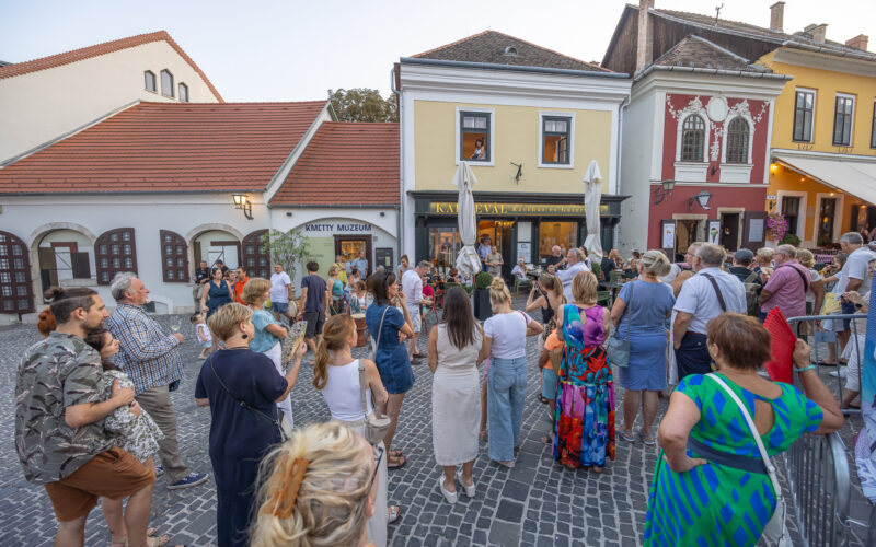 Kiemelt kép a Gasztrobár művészettel fűszerezve az egykori Műhely Galériában című bejegyzéshez